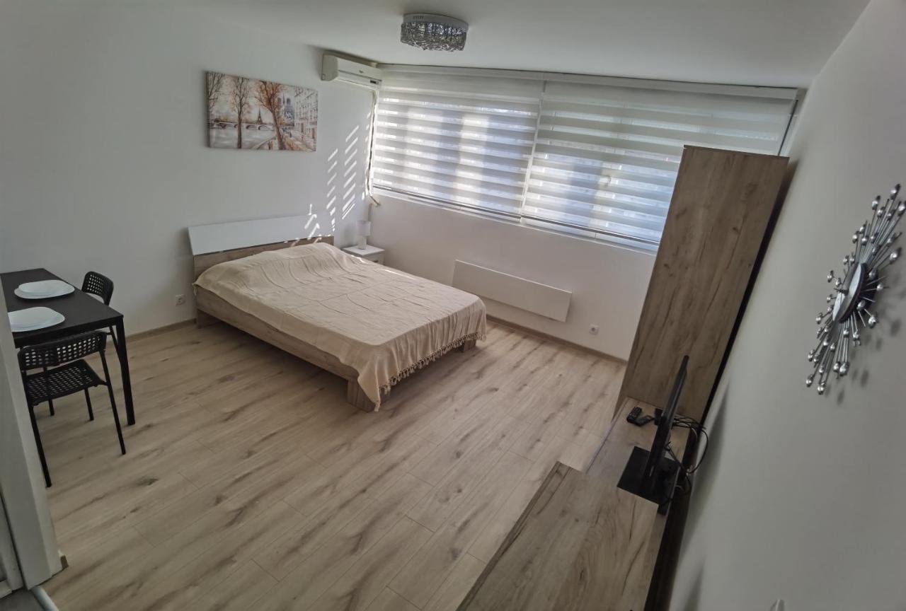 Apartman Lena Banovo Brdo Apartment Belgrad Exterior foto